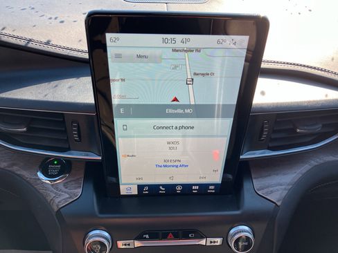 Used 2020 Ford Explorer Platinum w/ Premium Technology Package image 15