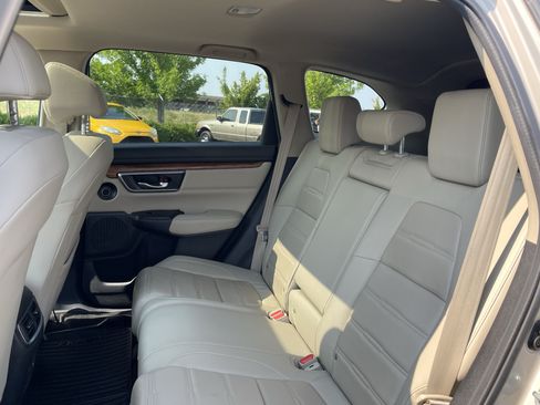 Used 2018 Honda CR-V Touring image 15