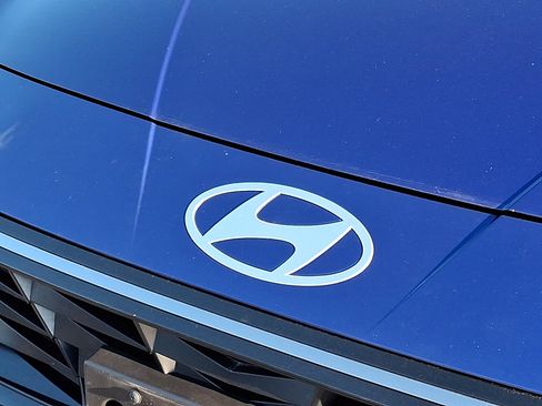 Used 2024 Hyundai Elantra SEL w/ Convenience Package image 8