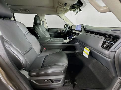 New 2026 INFINITI QX80 Luxe w/ Cargo Package image 36