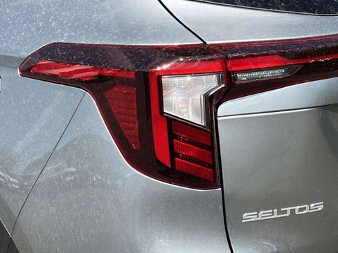 New 2026 Kia Seltos S FWD image 32
