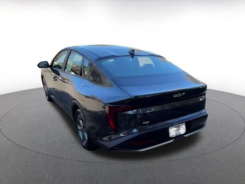Used 2025 Kia K4 LXS image 12