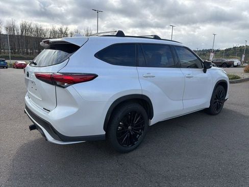 Used 2023 Toyota Highlander XSE image 6