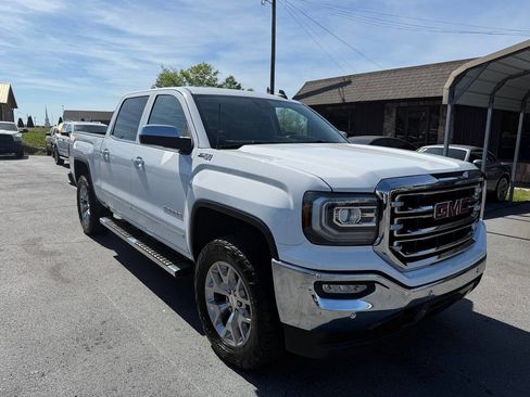 Used 2018 GMC Sierra 1500 SLT image 1