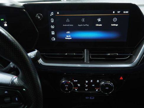 Used 2024 Chevrolet Trax RS w/ Sunroof Package image 17