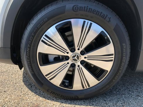 New 2022 Mercedes-Benz EQB 300 4MATIC image 9