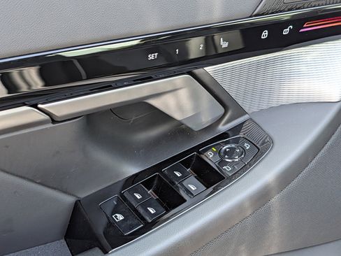 Used 2026 BMW 530i xDrive AWD/4WD image 19