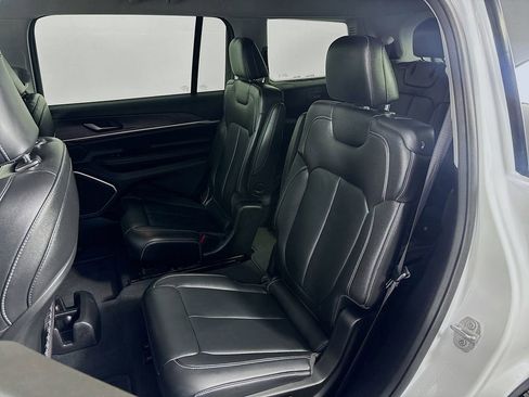 Used 2023 Jeep Grand Cherokee L Limited AWD/4WD image 23