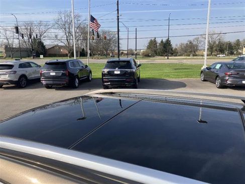 Used 2016 Cadillac SRX Performance w/ Driver Awareness Package image 10