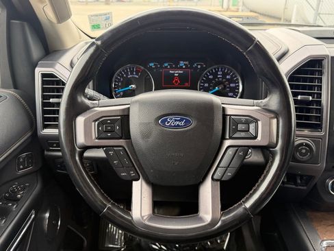 Used 2018 Ford Expedition Max Platinum image 19