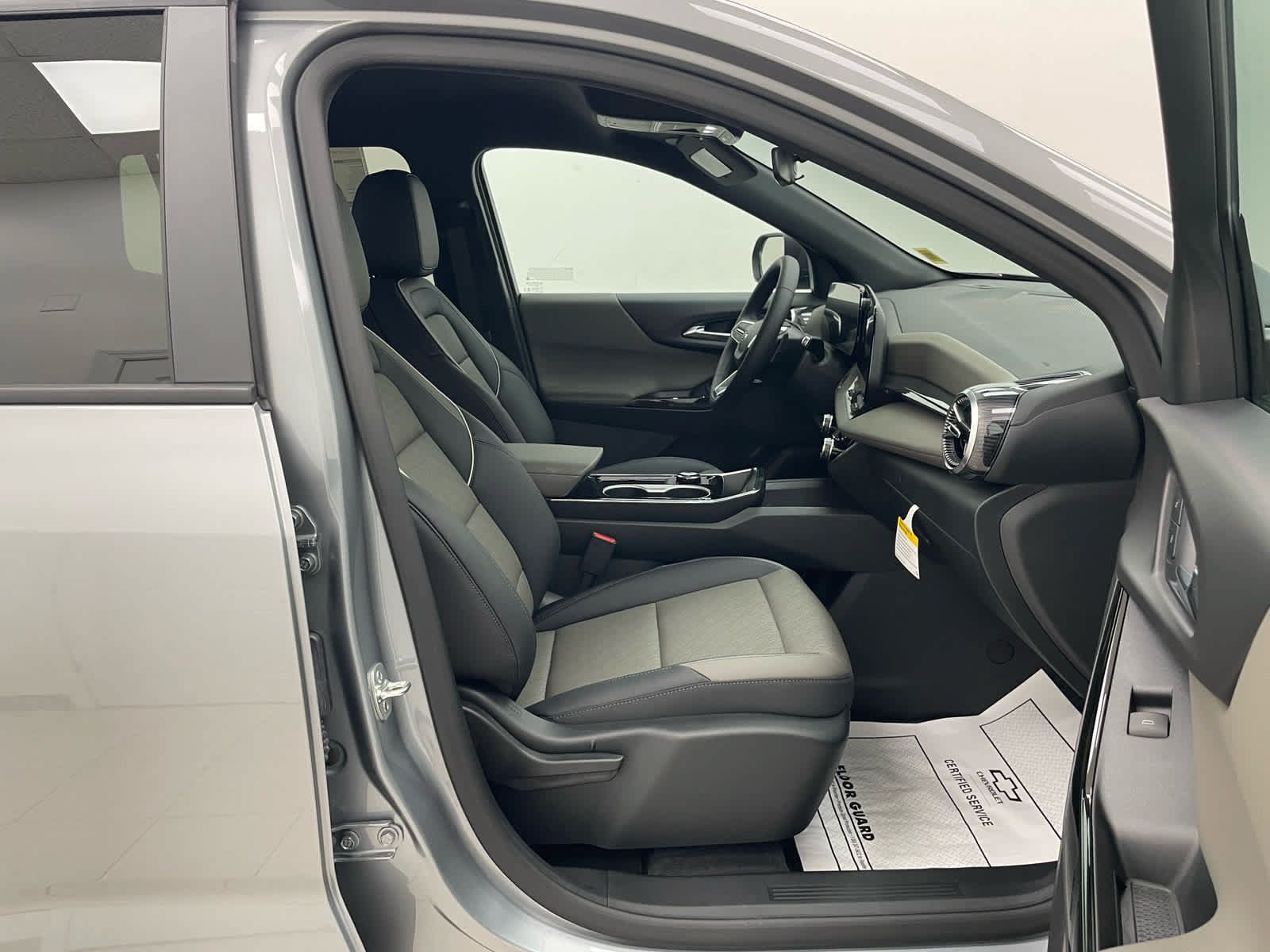 New 2027 Chevrolet Equinox LT w/ Convenience Package II AWD/4WD image 15