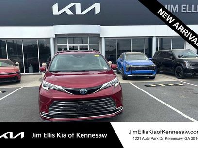 Used 2022 Toyota Sienna Platinum