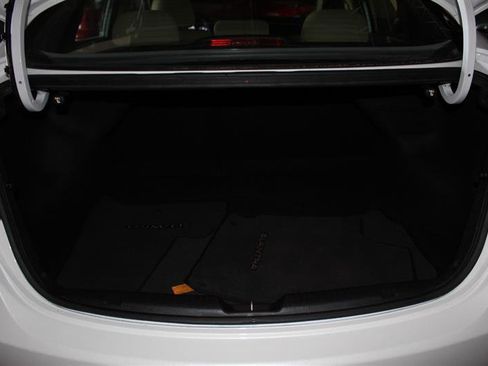 Used 2013 Hyundai Elantra GLS FWD image 30