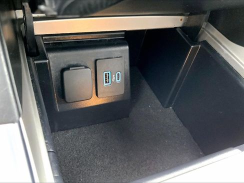 Used 2023 Ford Explorer XLT w/ Equipment Group 202A image 35