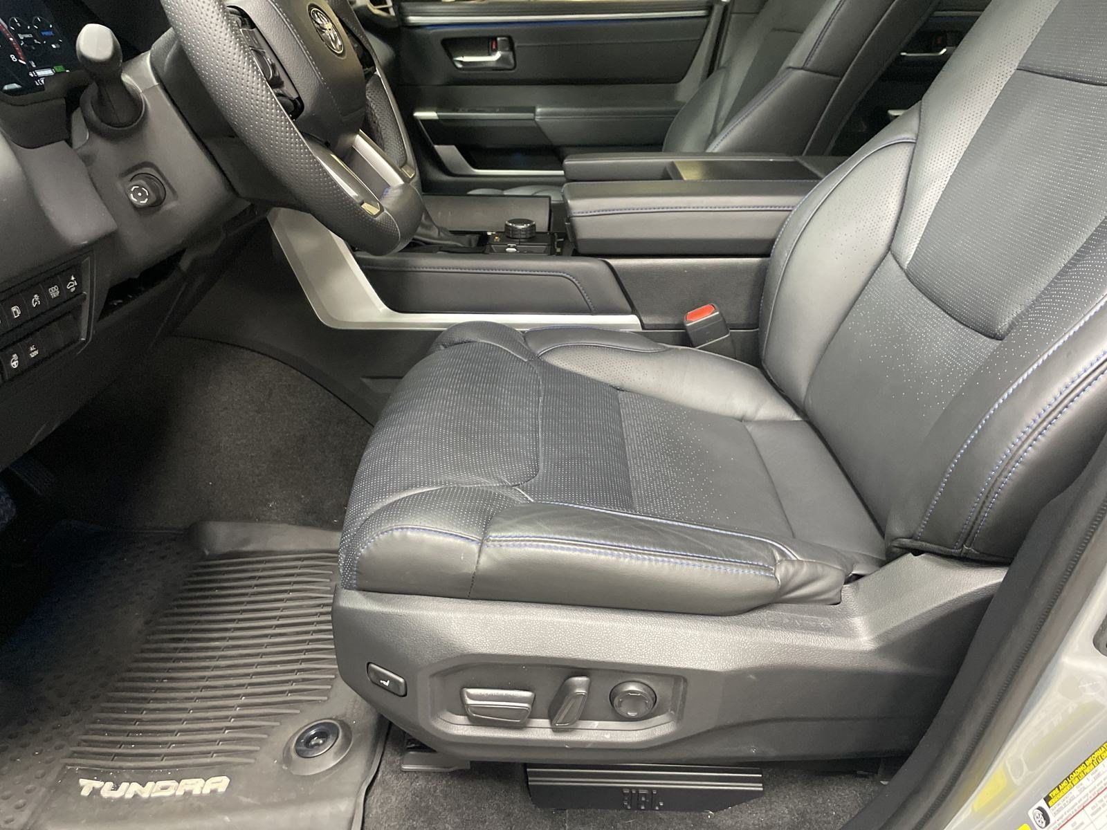 New 2024 Toyota Tundra Platinum AWD/4WD image 17