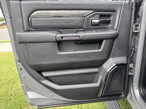 New 2026 RAM 2500 Limited AWD/4WD image 18