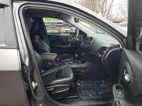 Used 2019 Jeep Cherokee Trailhawk image 19