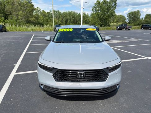 Used 2025 Honda Accord Touring image 9