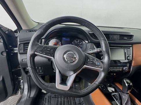 Used 2018 Nissan Rogue SL w/ Premium Package AWD/4WD image 10