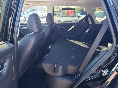 Certified 2025 Nissan Rogue Platinum w/ Platinum Premium Package image 19
