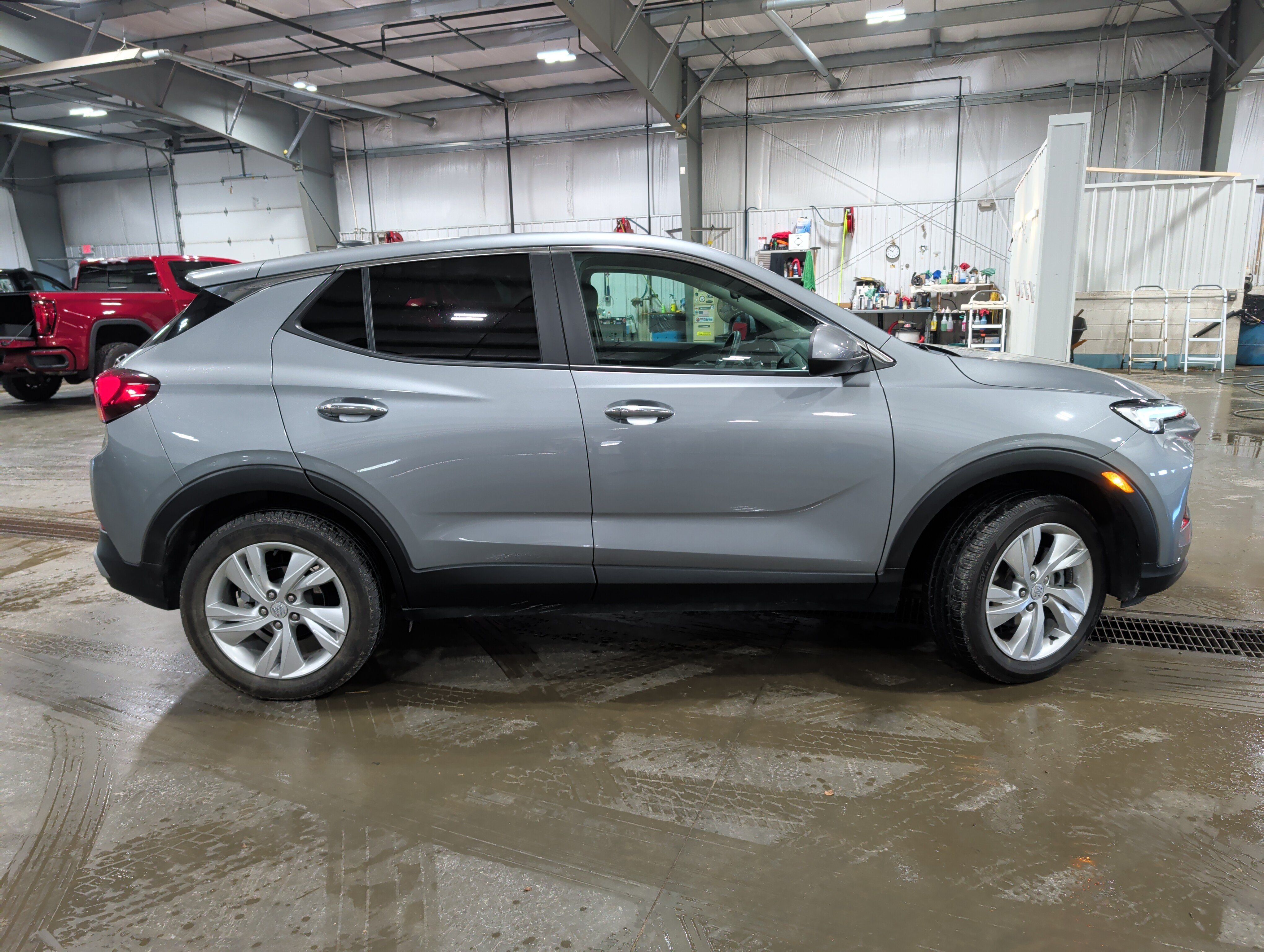 Used 2024 Buick Encore GX Preferred AWD/4WD image 2