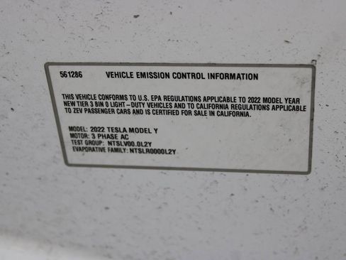 Used 2022 Tesla Model Y Long Range AWD/4WD image 37