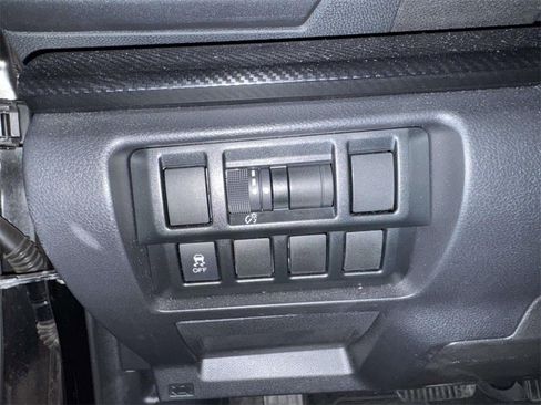 Used 2019 Subaru Crosstrek 2.0i Premium image 16