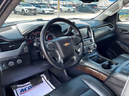 Used 2019 Chevrolet Suburban LT image 18