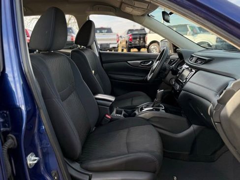 Used 2019 Nissan Rogue S image 19