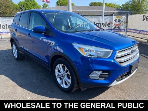 Used 2017 Ford Escape SE AWD/4WD image 1