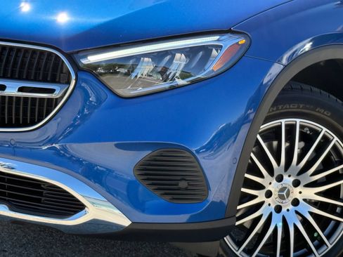Used 2026 Mercedes-Benz GLC 300 image 3