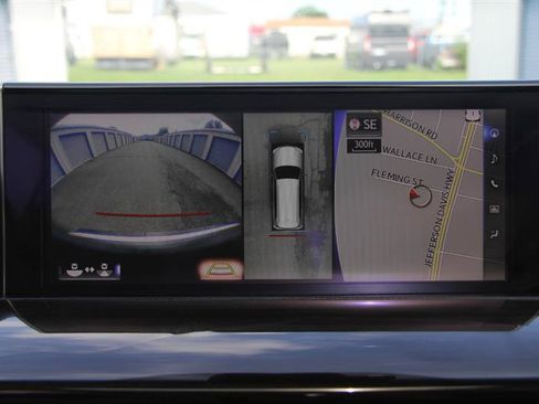 Used 2018 Lexus LX 570 4WD w/ Luxury Package image 37