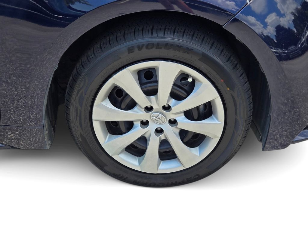Used 2022 Toyota Corolla LE FWD image 6