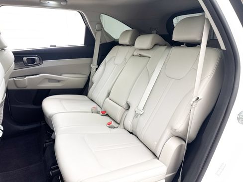 Used 2023 Kia Sorento S w/ Panoramic Sunroof Package FWD image 32