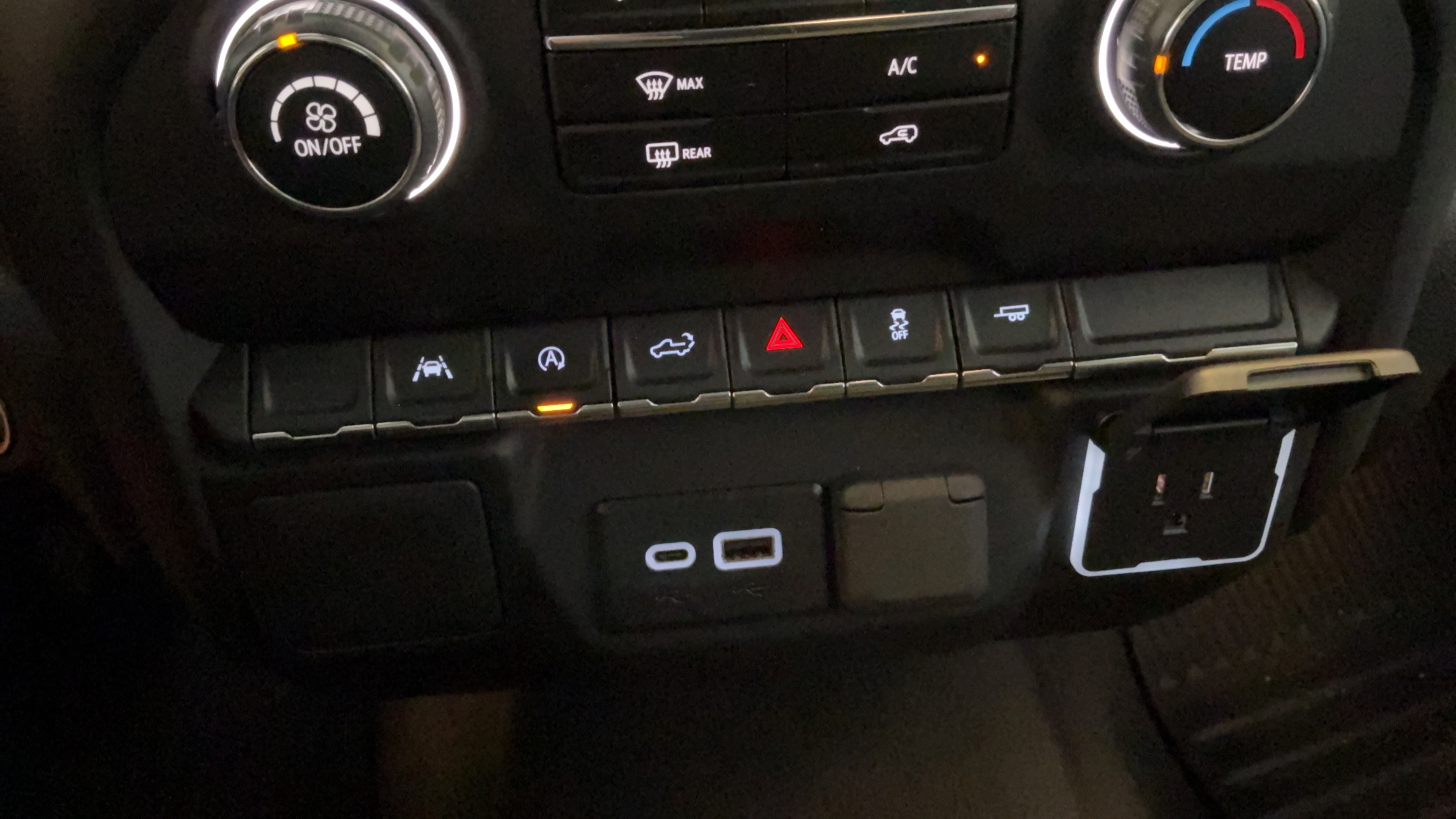Used 2024 Chevrolet Silverado 1500 Custom RWD image 14