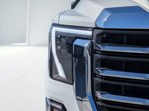 Used 2024 GMC Sierra 2500 SLE w/ SLE Value Package; image 8