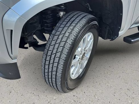 Used 2026 Toyota Tacoma SR AWD/4WD image 32