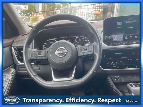 Used 2023 Nissan Rogue SL w/ SL Premium Package image 14