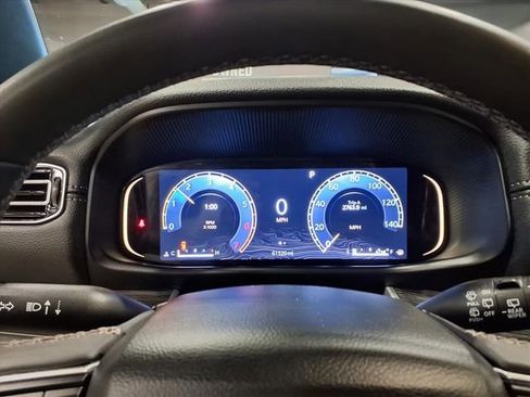 Certified 2024 Jeep Wagoneer Series II w/ Flexible Seating Group image 21