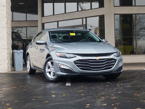 Used 2024 Chevrolet Malibu LT FWD image 1