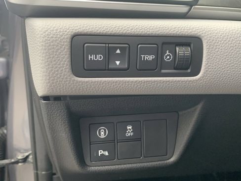 Used 2018 Honda Accord Touring image 18