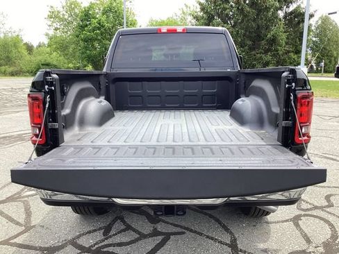 New 2026 RAM 2500 Tradesman w/ Chrome Appearance Group AWD/4WD image 17