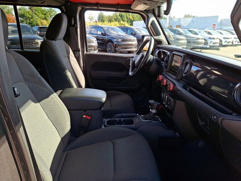 Certified 2022 Jeep Gladiator Sport image 12
