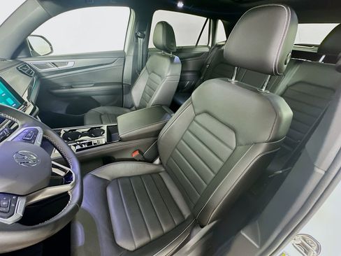 Certified 2025 Volkswagen Atlas Cross Sport SEL AWD/4WD image 35