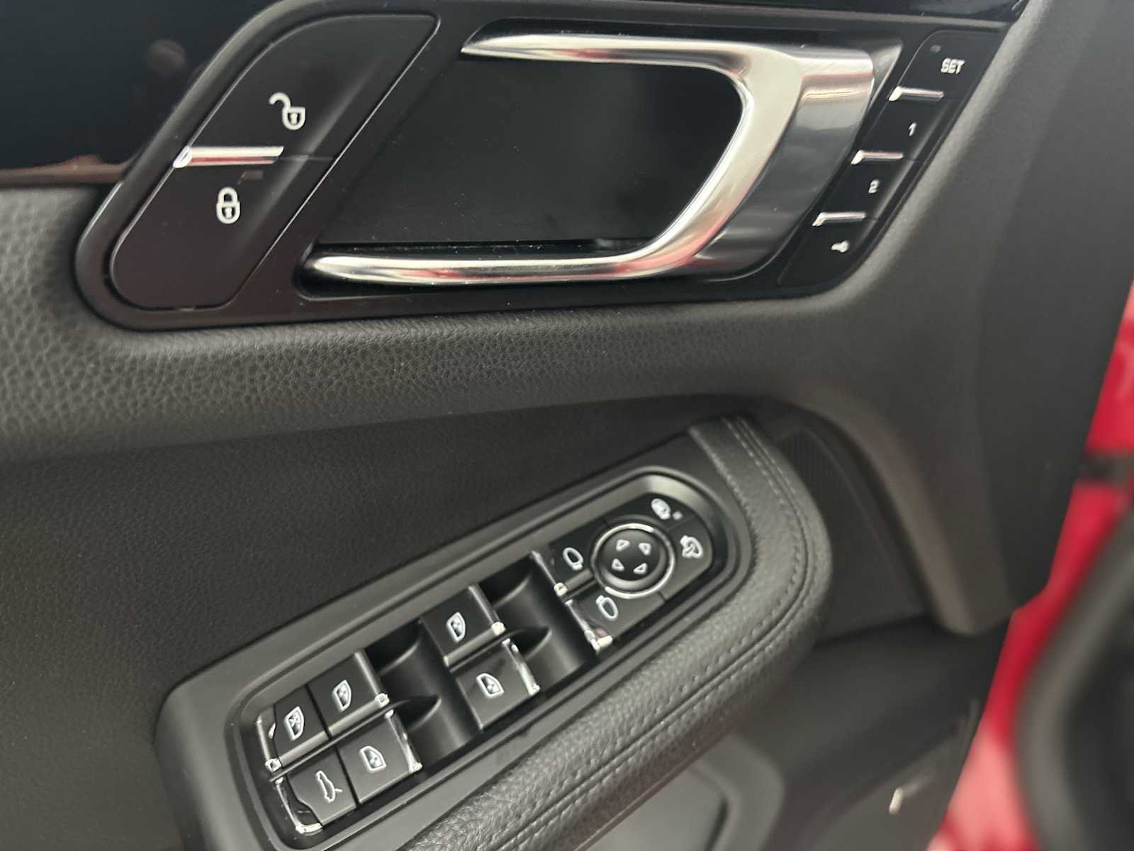 Used 2018 Porsche Macan S AWD/4WD image 15
