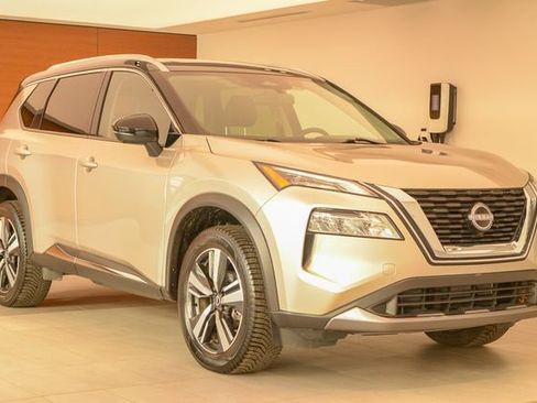 Used 2023 Nissan Rogue SL image 5