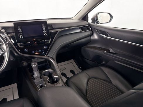 Used 2021 Toyota Camry SE image 22