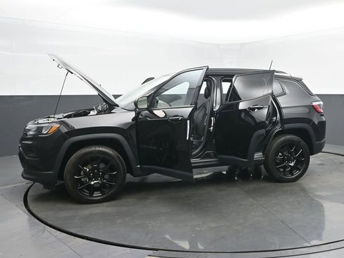 Used 2022 Jeep Compass Latitude w/ Convenience Group AWD/4WD image 55