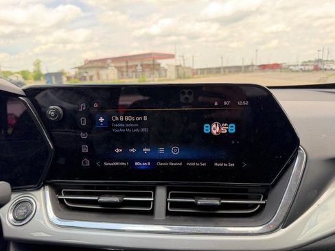 Used 2025 Chevrolet Trax LT w/ Driver Confidence Package FWD image 12