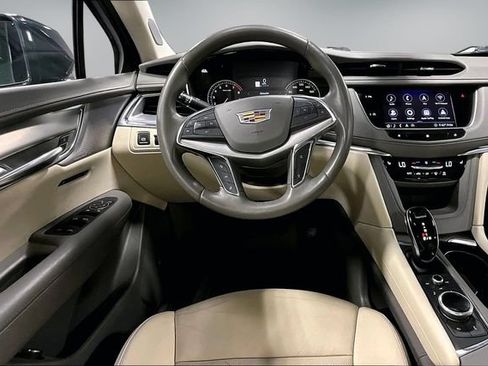 Used 2020 Cadillac XT5 Premium Luxury AWD/4WD image 10
